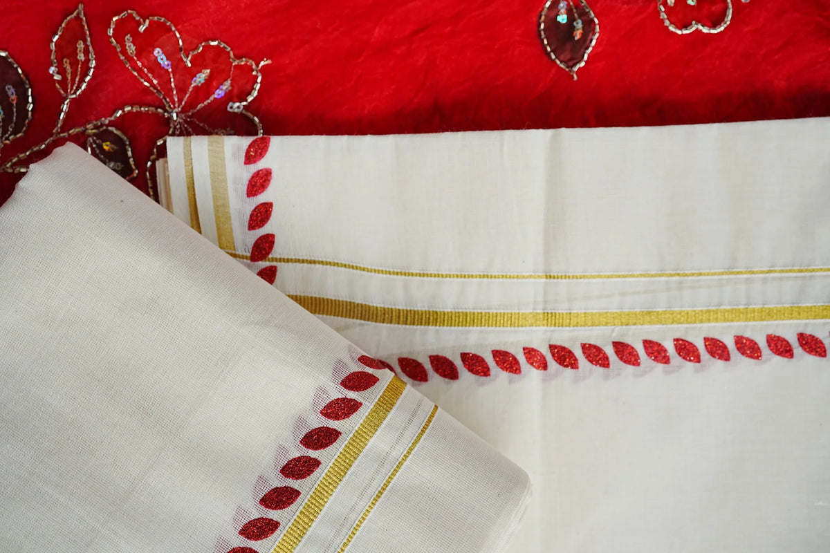 Red Glitter Print Settumundu - folded detail
