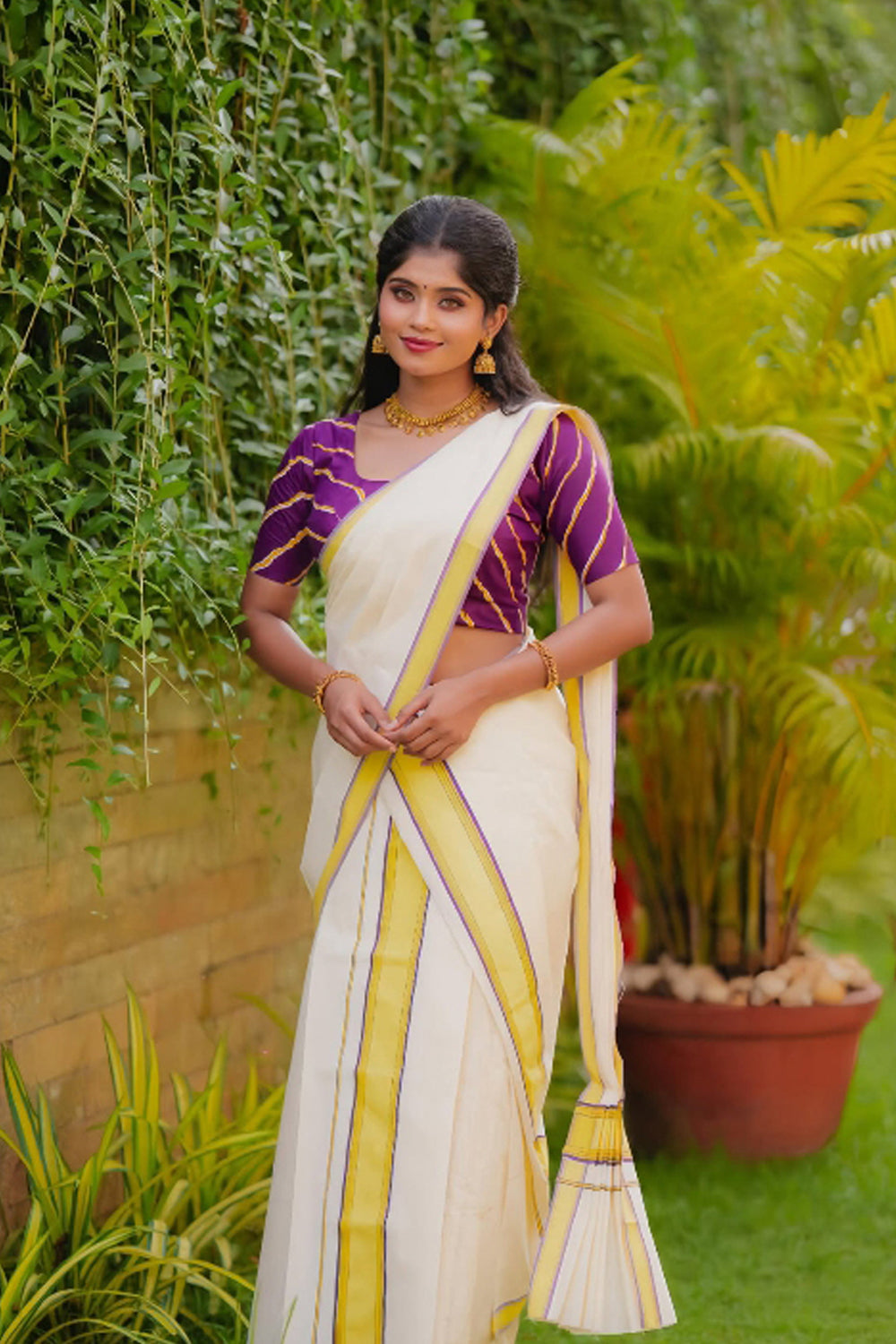 Sathyabhama – Voilet & Yellow Kattikkara Settu Mundu with Lahariya Printed Blouse Material