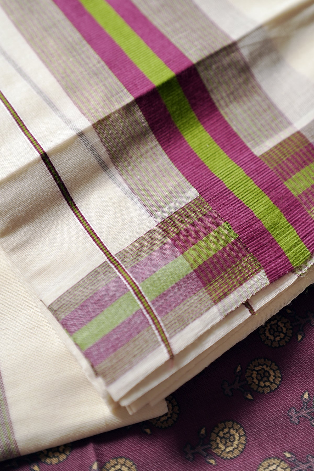 Varsha- Purple & Olive Green Kattikkara Settu Mundu with Printed Blouse Material