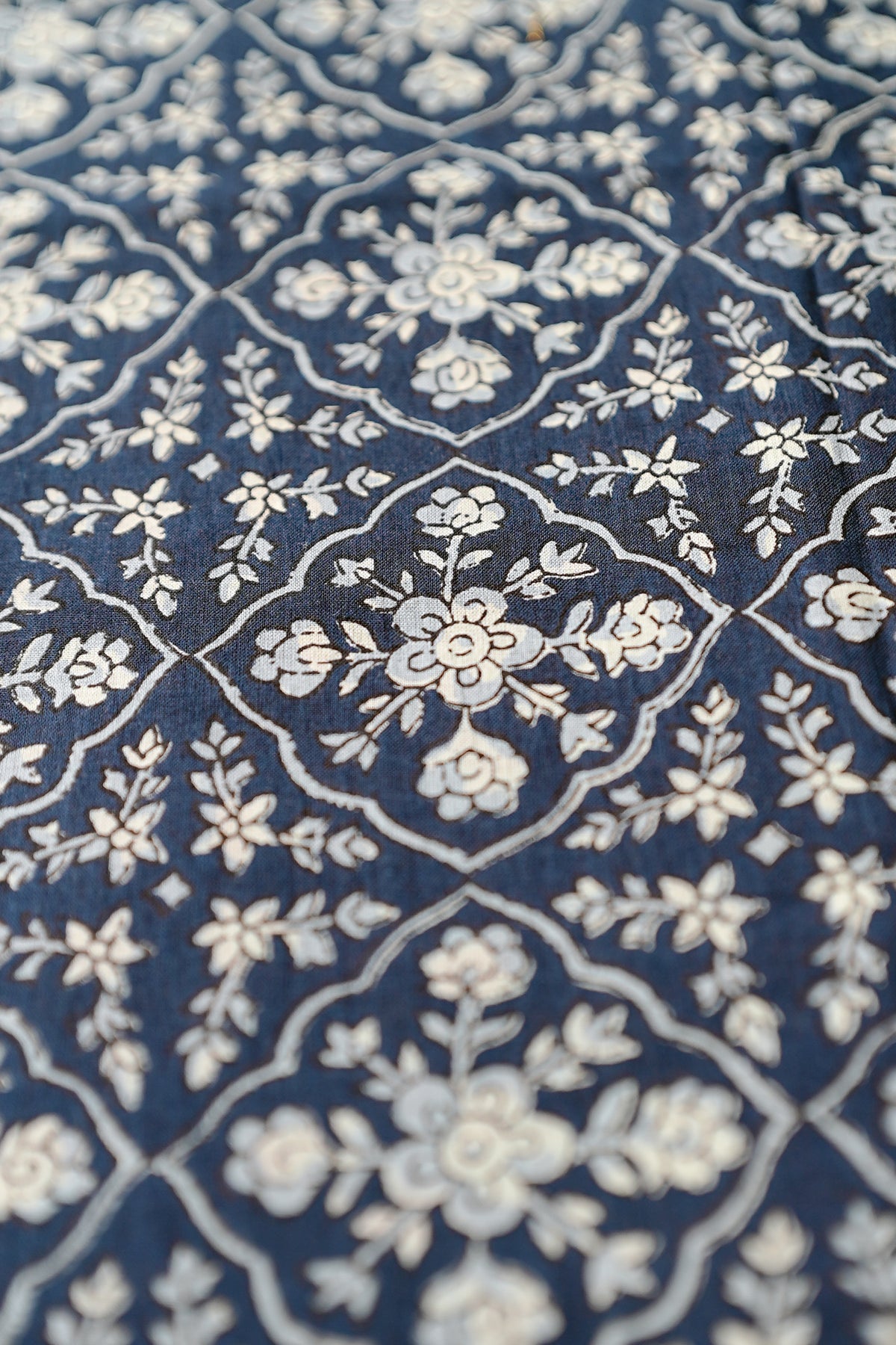 Vedha- Puliyilakkara Settu Mundu with Blouse Material