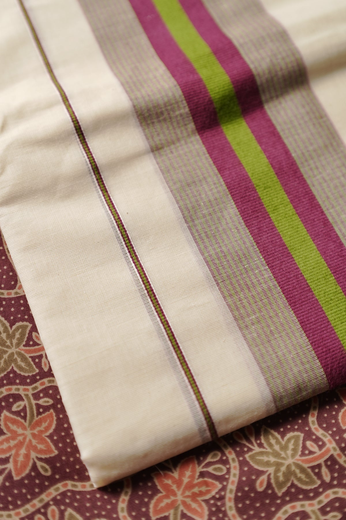 Veena - Purple & Olive Green kattikkara Settu Mundu with Printed Blouse Material