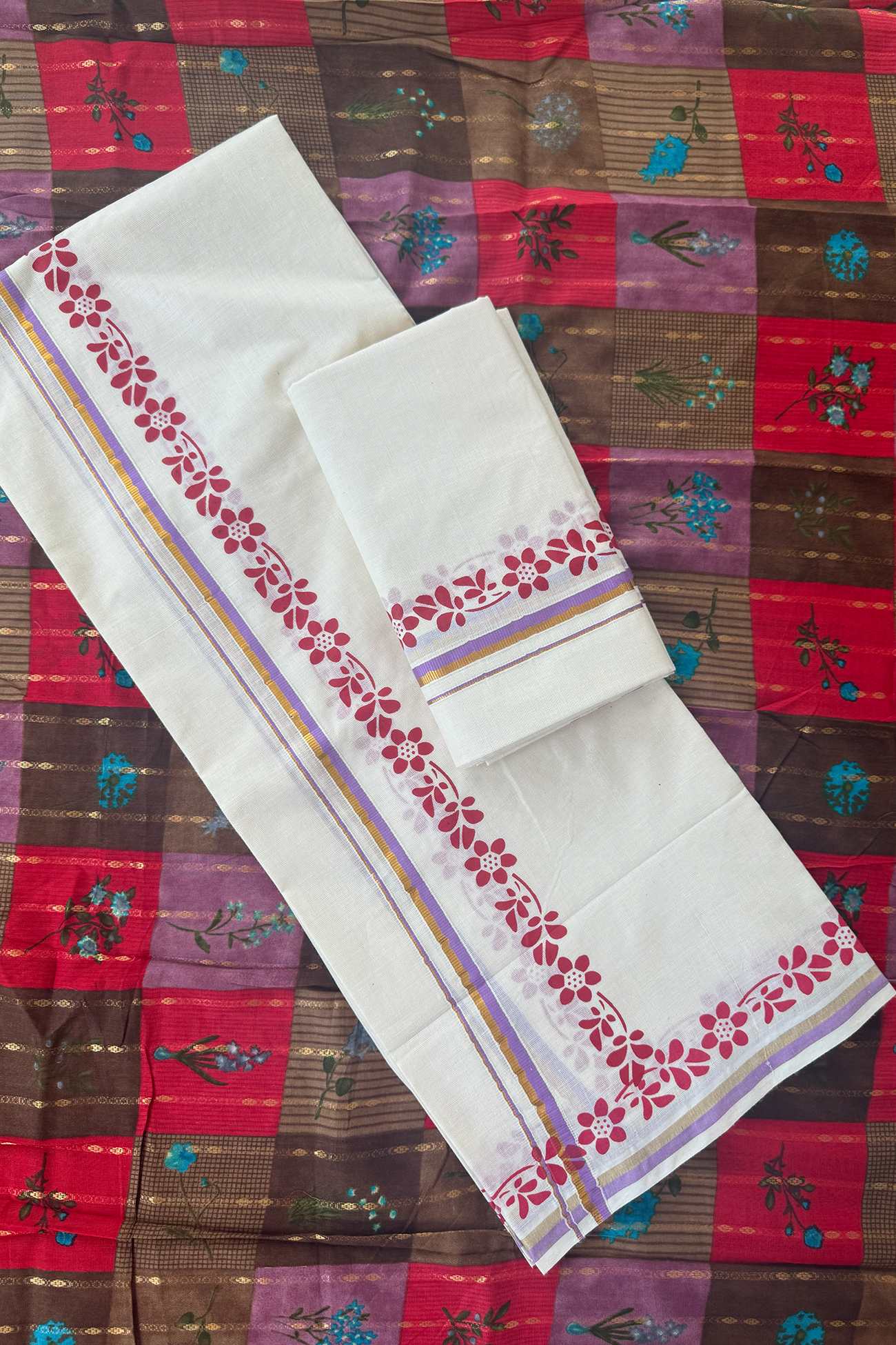 Sarga – Lavender and Golden Kasav Settumund with Printed Border and Designer Blouse Material