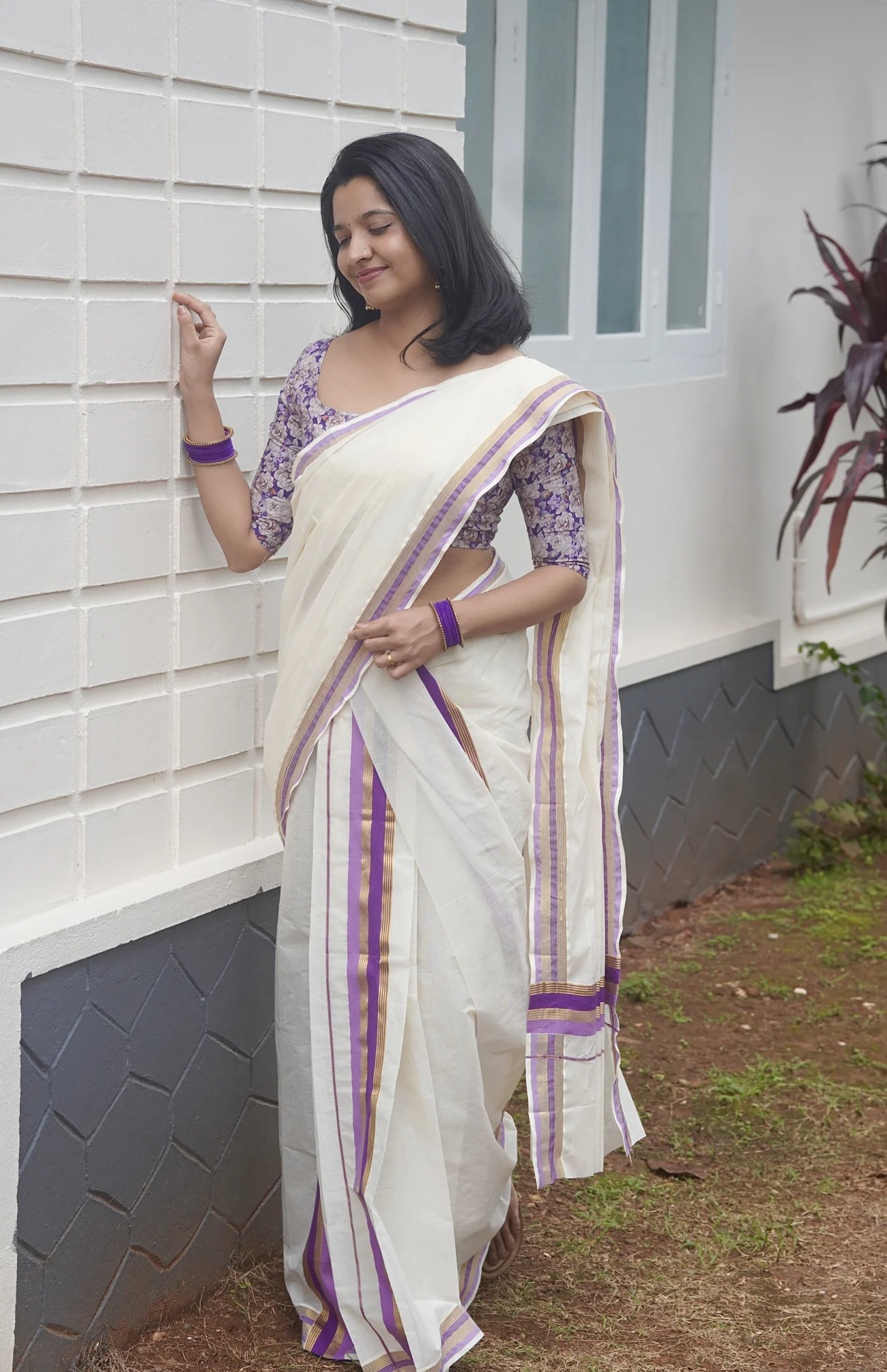 Laila – Lavender and Golden Kasav Settumund with Lavender Floral Shimmering Blouse Material
