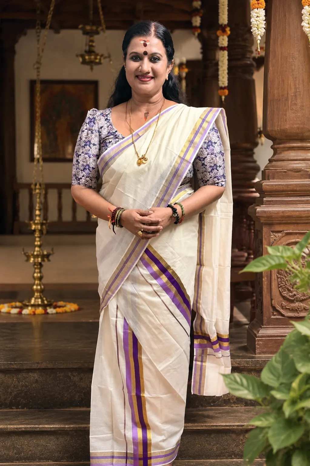 Laila – Lavender and Golden Kasav Settumund with Lavender Floral Shimmering Blouse Material