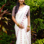 Vaadaamalli Flower and Leaf Printed Settumund with Matching Kantha Cotton Blouse Material