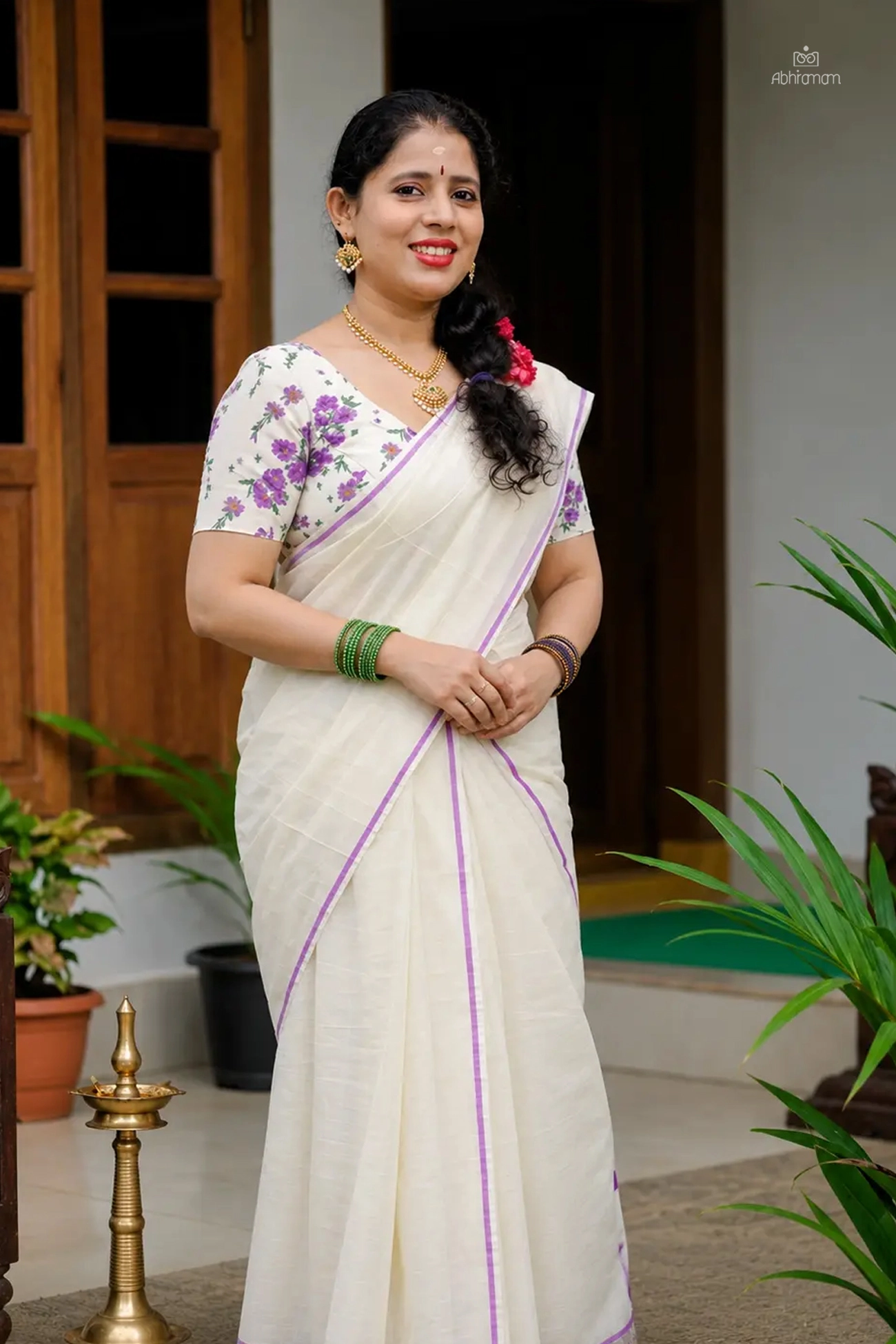 Lavanya - Puliyilakkara Settumund with Printed Blouse Material