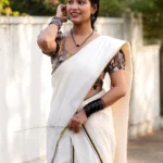 Meera – Kerala Traditional Sett Mundu with Blouse