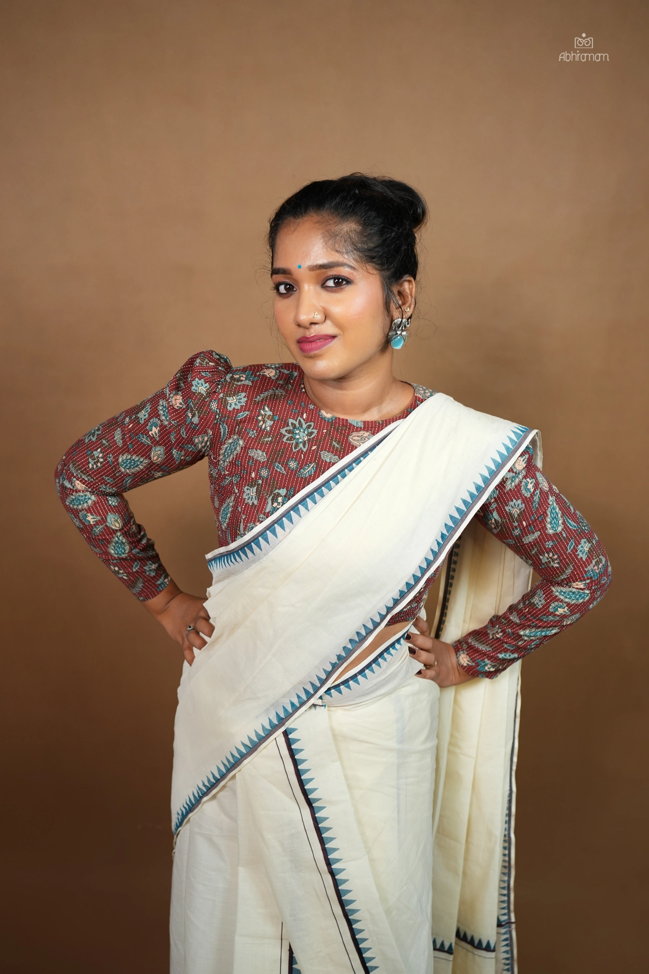 Bhoomi - Settumundu with Matching Blouse Material