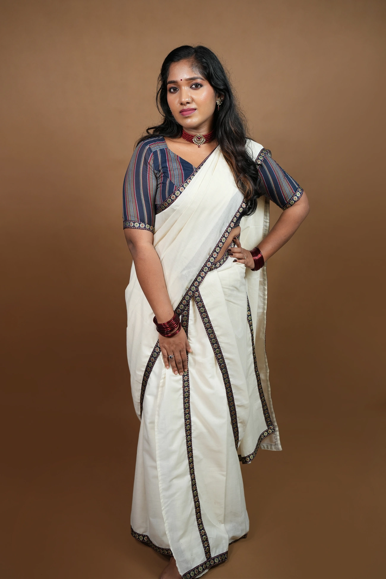 Kasthuri - Settumundu with Matching Blouse Material