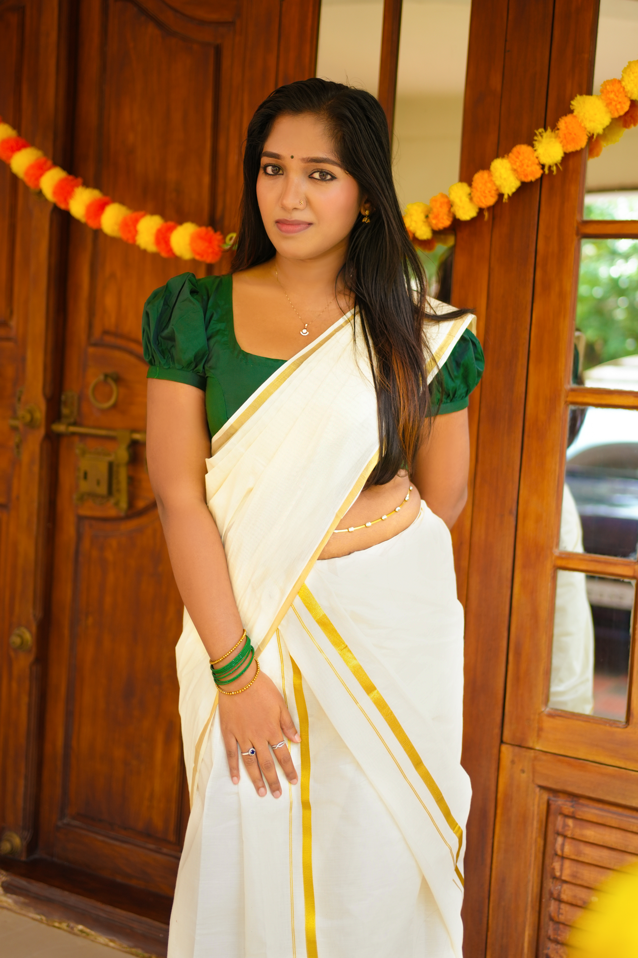 Nayans Settumundu with Gold Kasavu Border with Matching Blouse Material