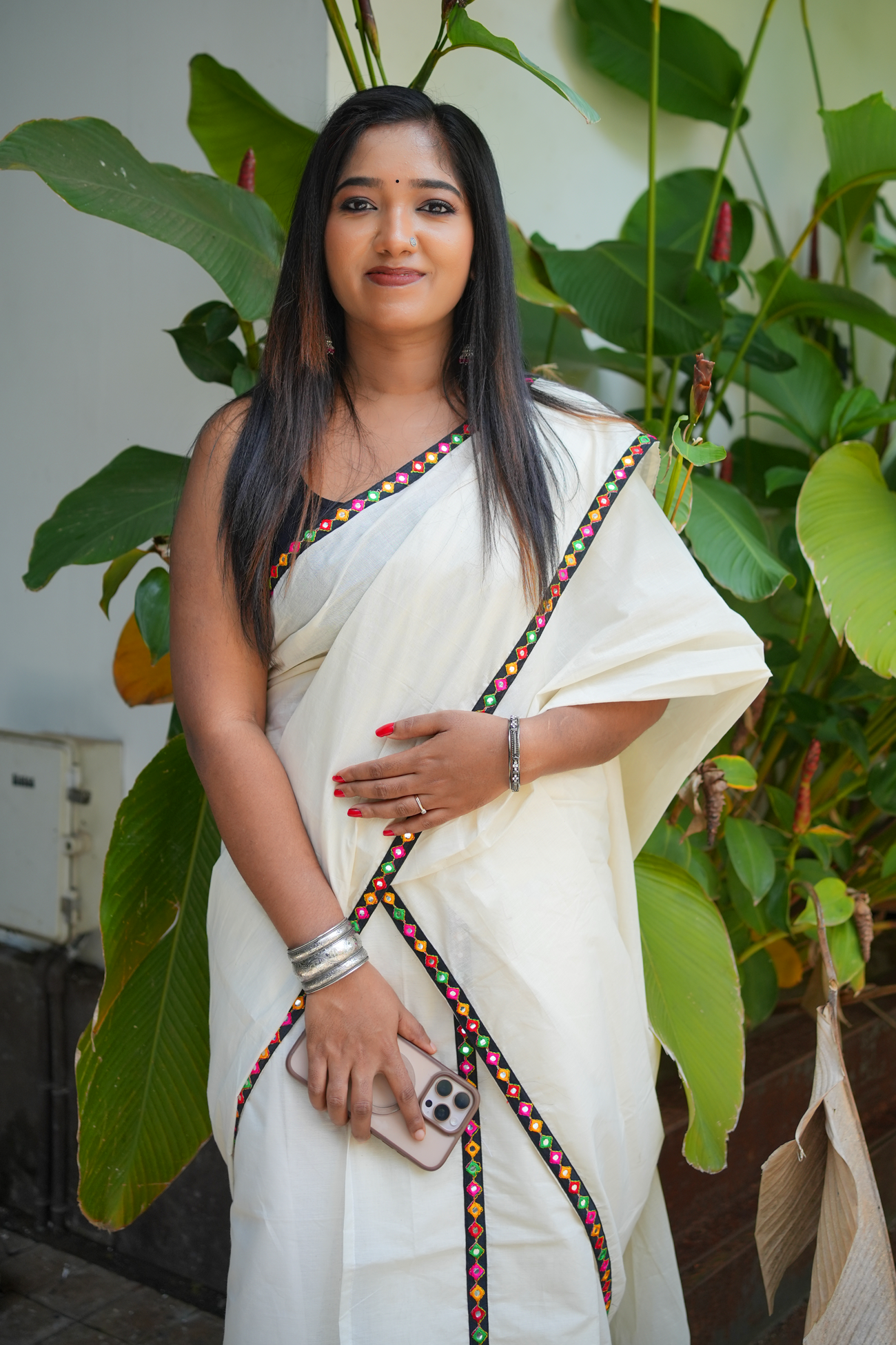 Dharppana Settumundu with Multicolor Border and Matching Blouse Material