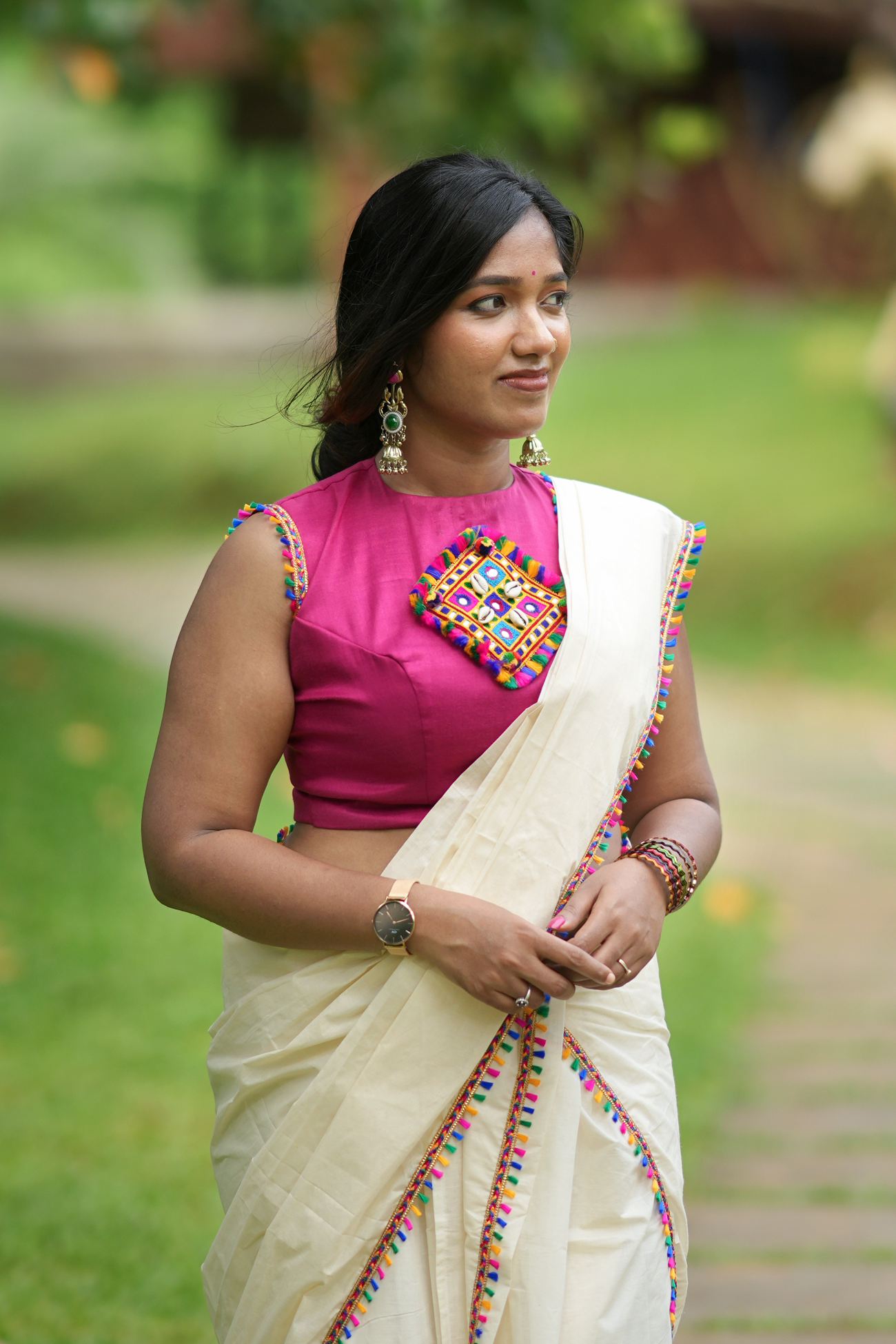 Uthara Settumundu with Multicolor Border and Matching Blouse Material