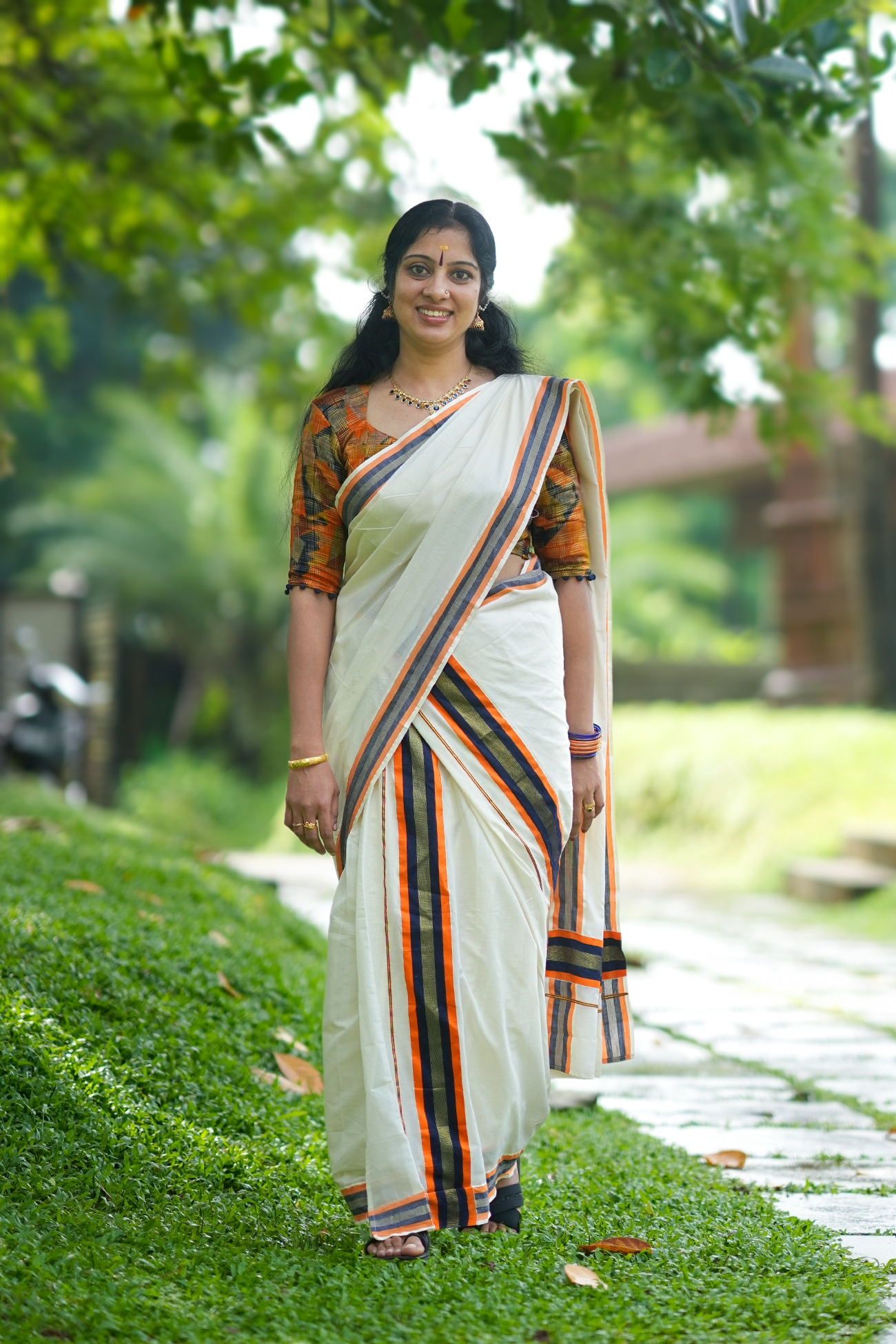 Thejomayi Settumundu with Multicolour Printed Blouse Material
